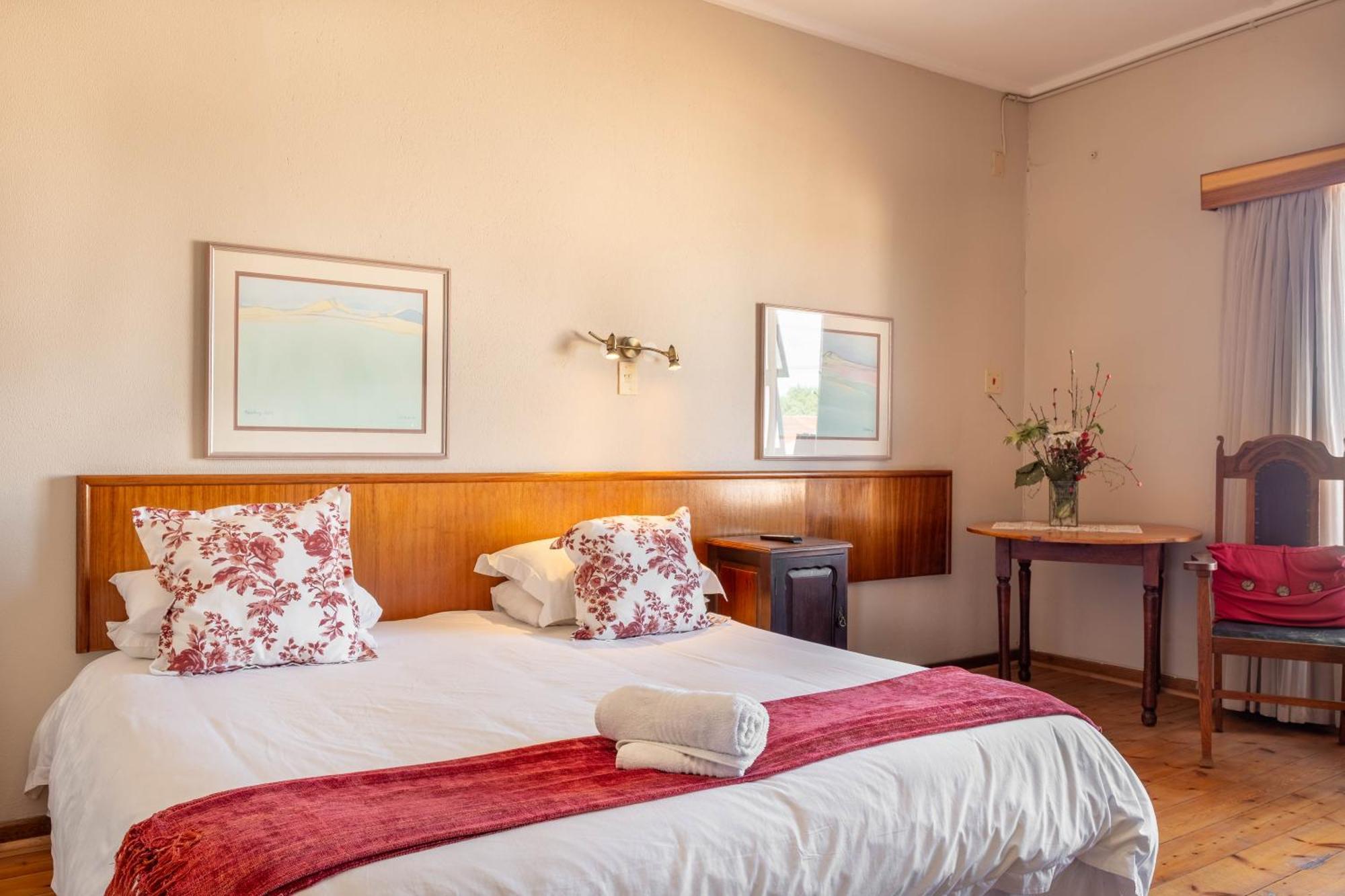 Karoo Country Inn Middelburg  Екстер'єр фото
