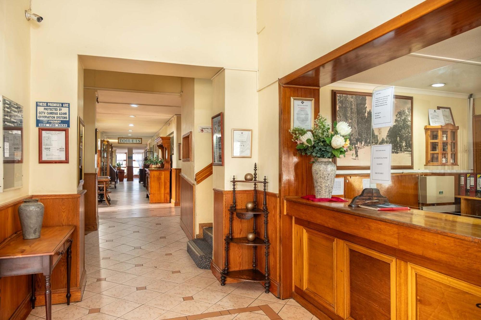 Karoo Country Inn Middelburg  Екстер'єр фото