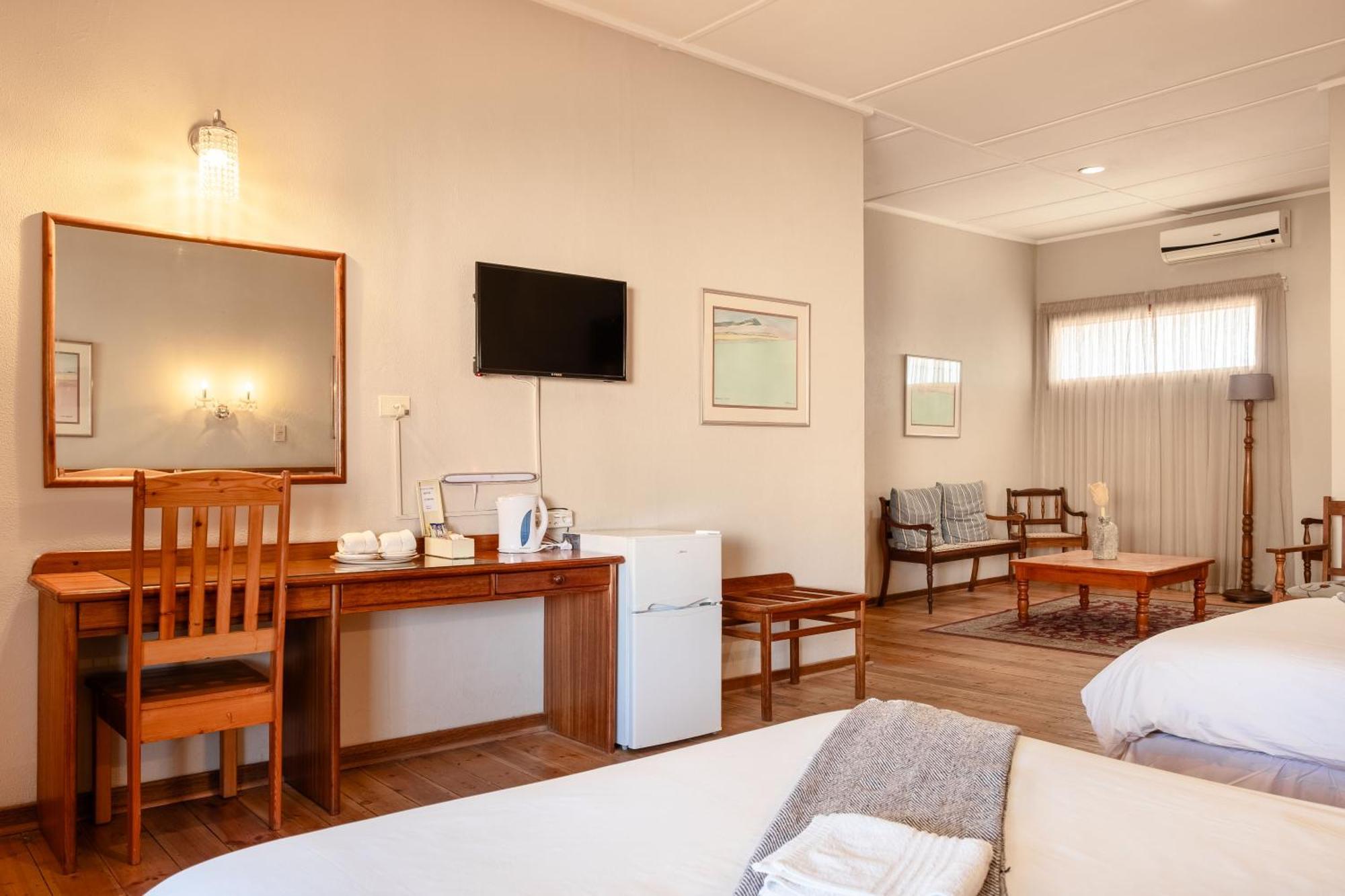 Karoo Country Inn Middelburg  Екстер'єр фото
