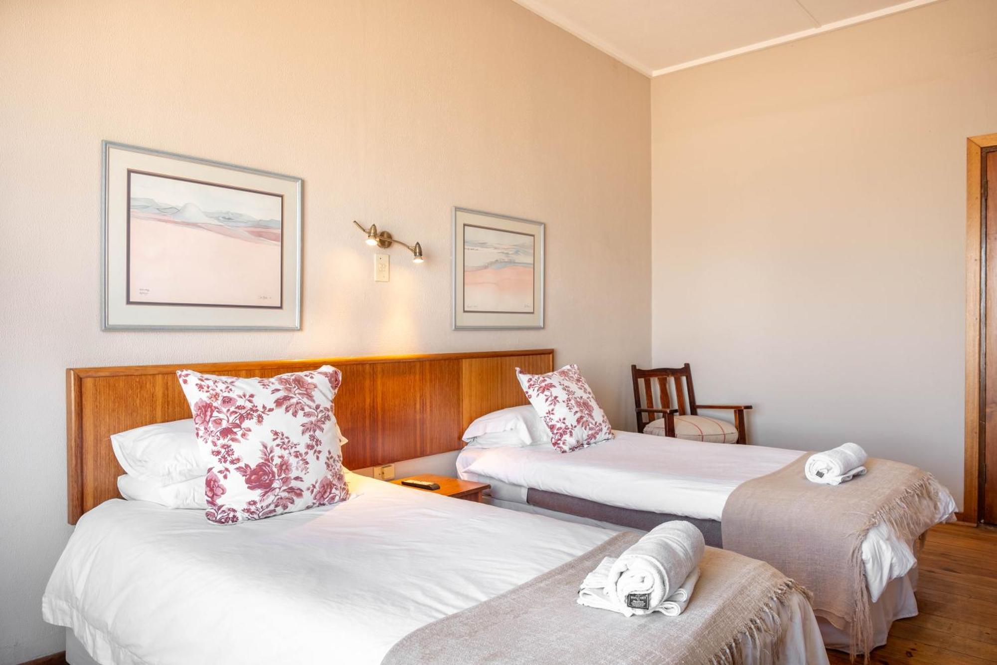 Karoo Country Inn Middelburg  Екстер'єр фото