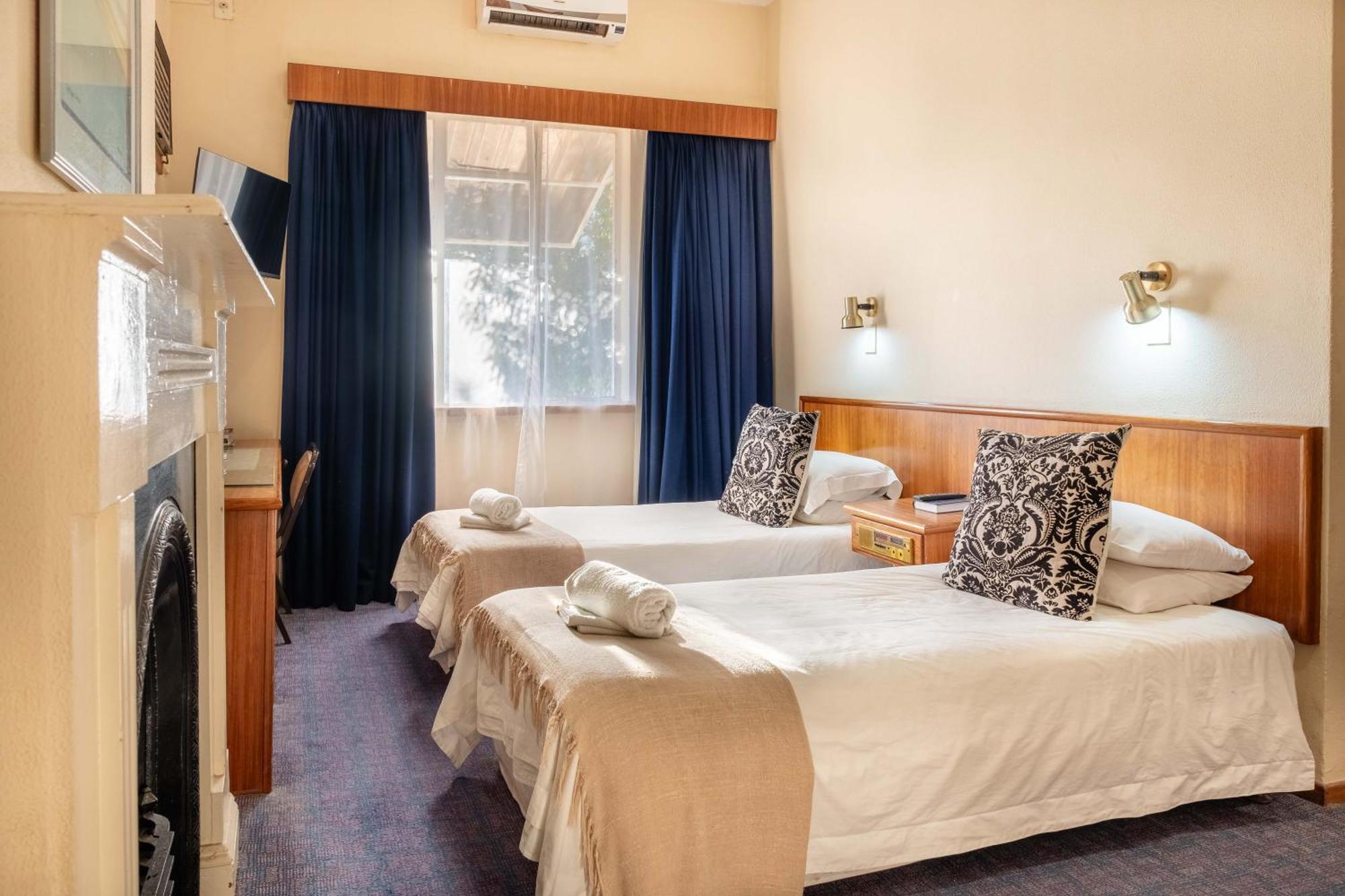 Karoo Country Inn Middelburg  Екстер'єр фото