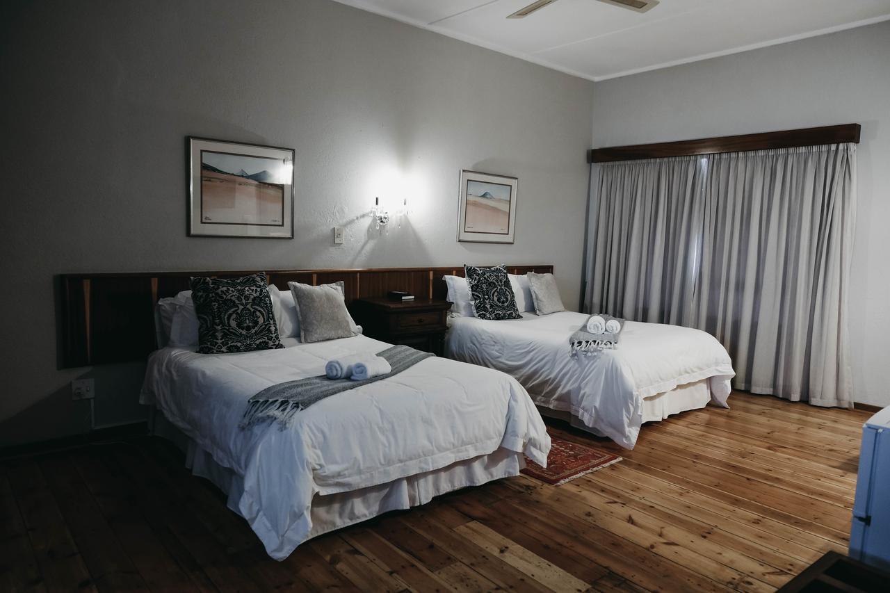 Karoo Country Inn Middelburg  Екстер'єр фото